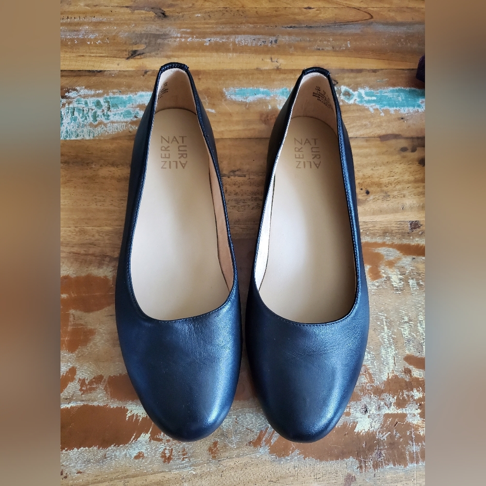 Naturalizer Black Leather Ballet Flats
